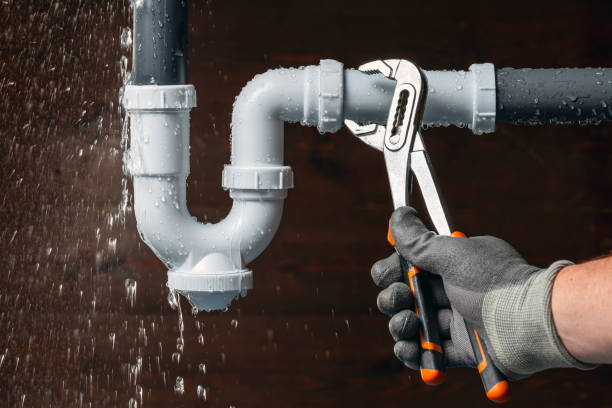 Professional Gas Line Repair technician working in Lincroft, NJ
